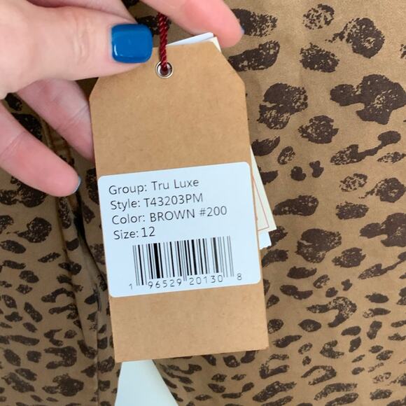 TRU LUXE leopard print hi waist straight jean in brown animal print NWT size 12 - Picture 4 of 11